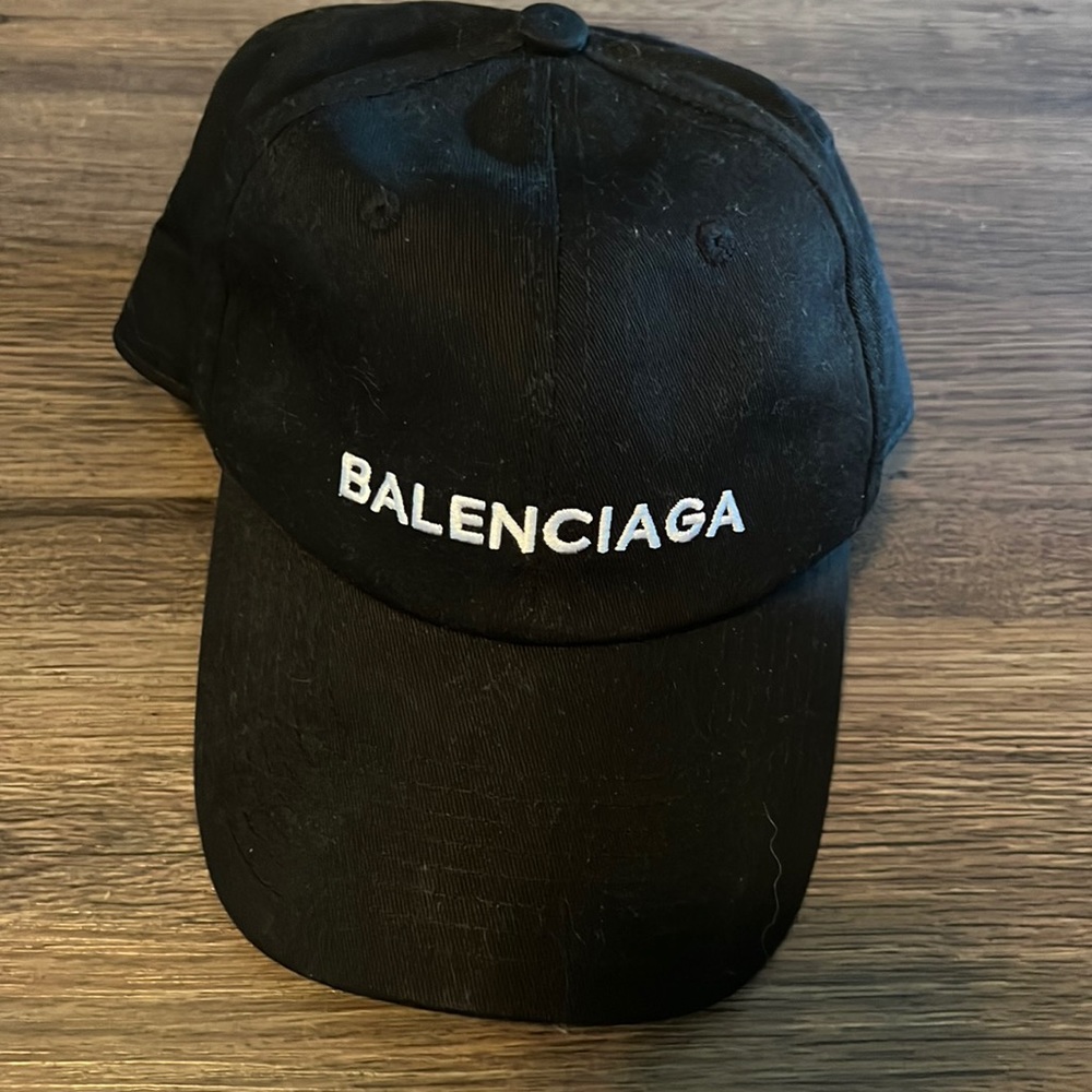 Balenciaga womens cap